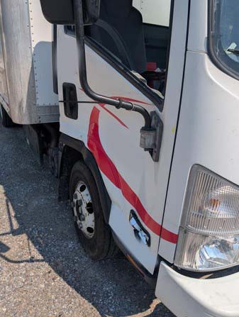 2022 Chevrolet 4500HD Box Truck - Image 2