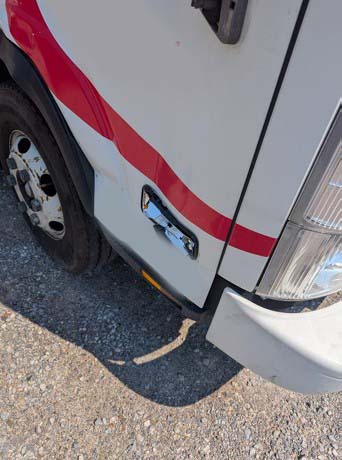 2022 Chevrolet 4500HD Box Truck - Image 3