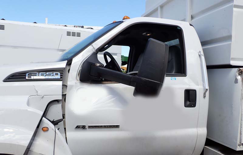 2022 Ford F-650 Tree Truck - Image 4