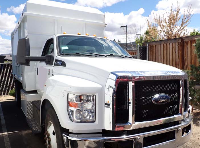 2022 Ford F-650 Tree Truck - Image 9