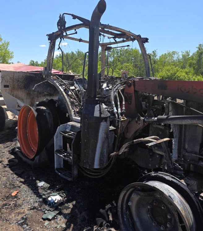 2022 Kubota M6-141 Tractor - Image 3