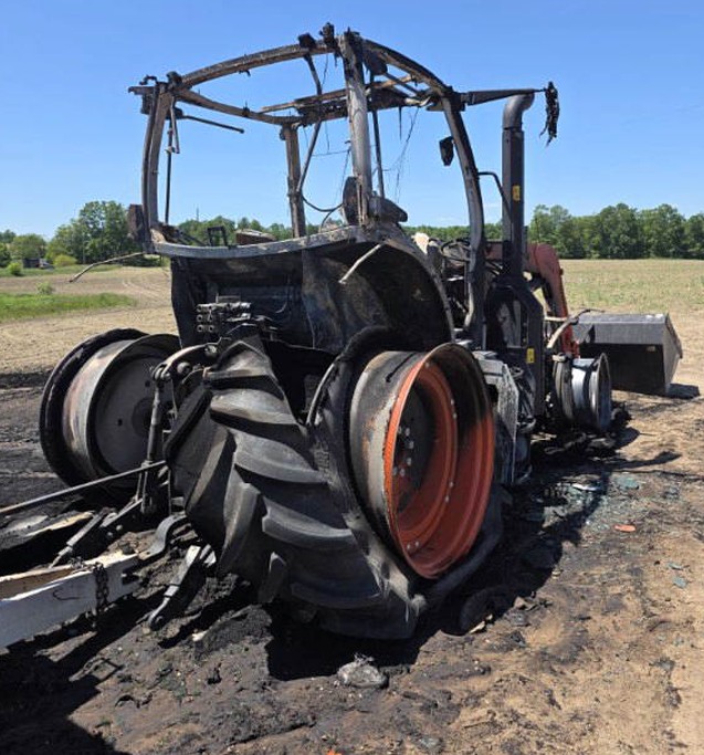 2022 Kubota M6-141 Tractor - Image 4
