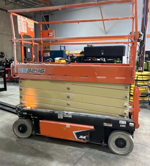 2023 JLG ES3246 Scissor Lift - Image 3