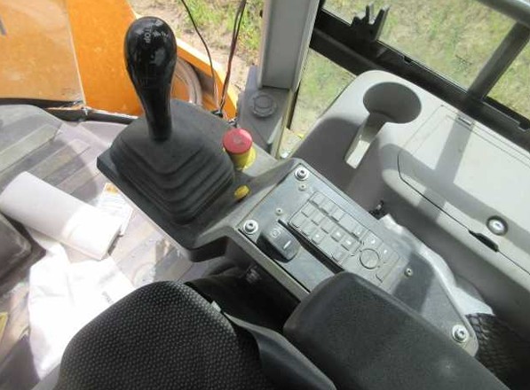 2023 Volvo SD115B Compaction Roller - Image 25
