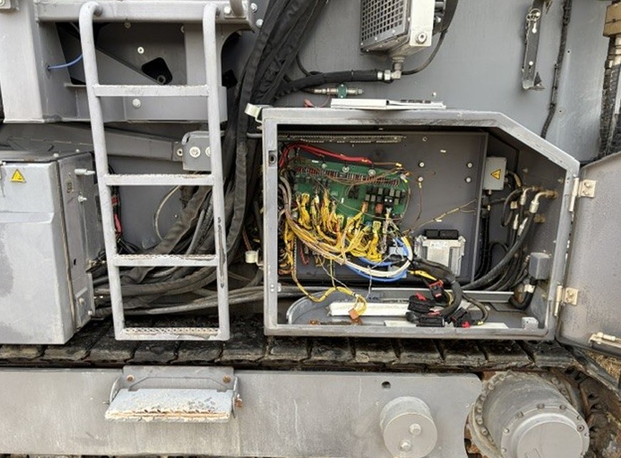 2024 Dynapac MF2500CS Asphalt Material Transfer Vehicle - Image 25