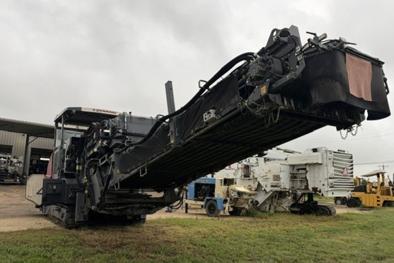 2024 Dynapac MF2500CS Asphalt Material Transfer Vehicle - Image 3