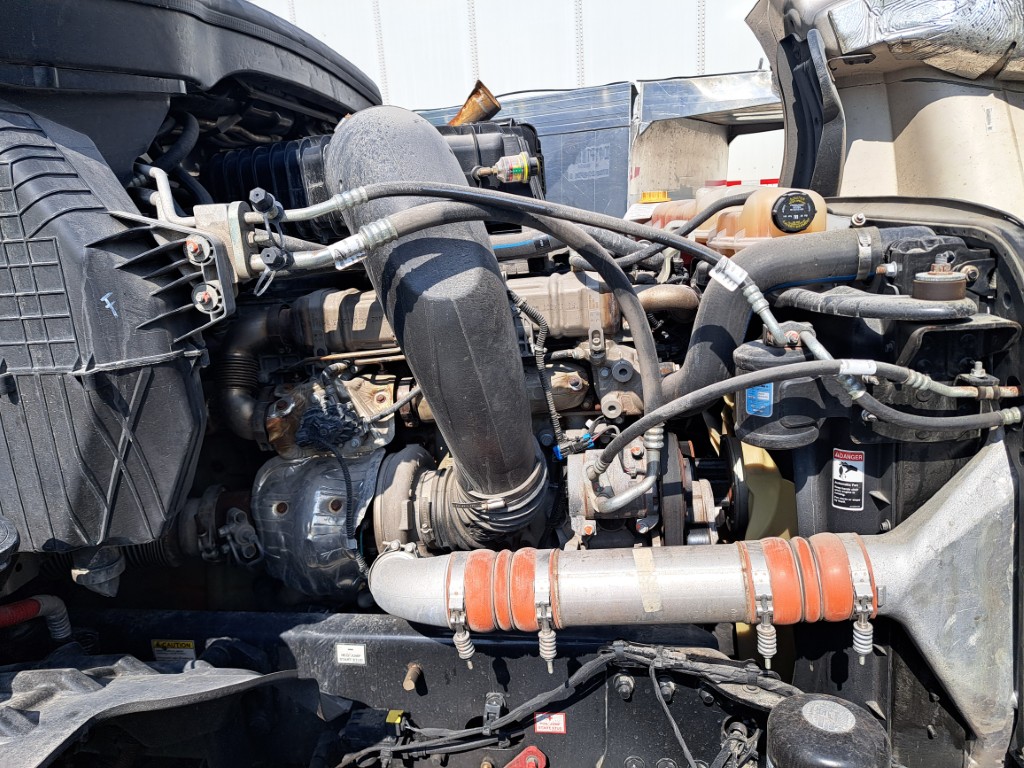 2024 Freightliner Cascadia - Image 17