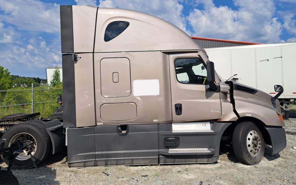 2024 Freightliner Cascadia - Image 3