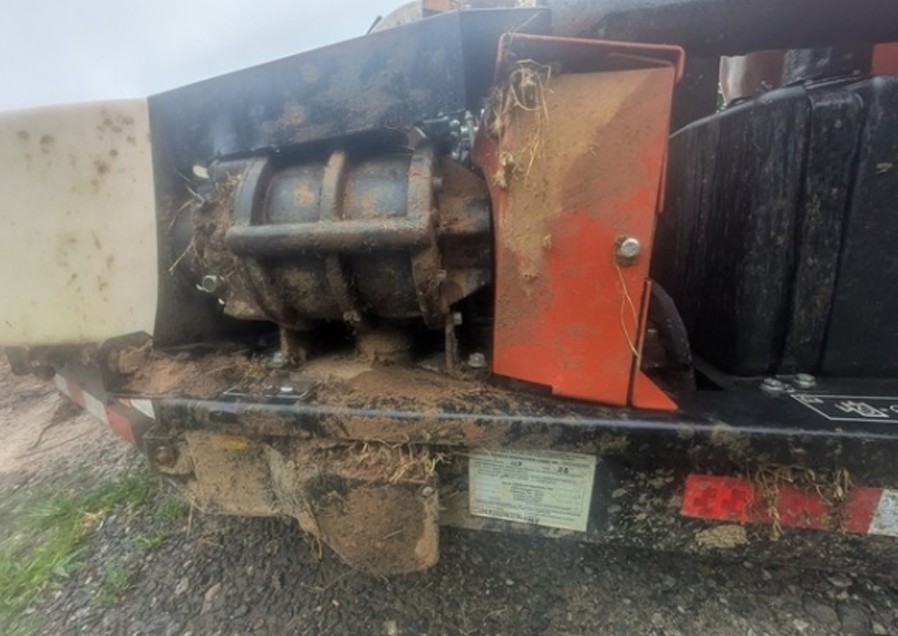 2025 Ditch Witch MV8 Vacuum Excavator - Image 11