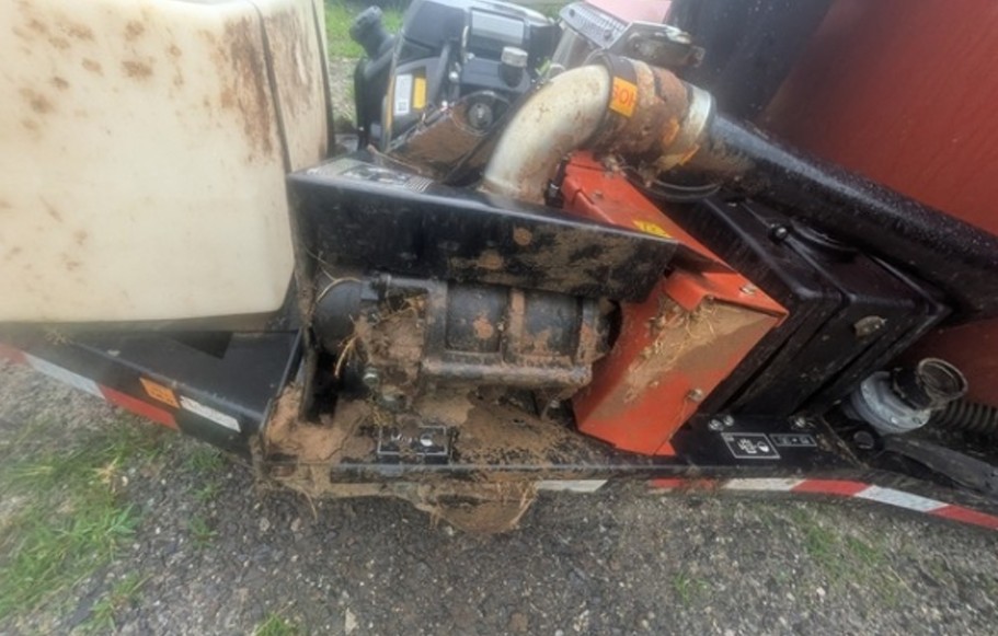 2025 Ditch Witch MV8 Vacuum Excavator - Image 12