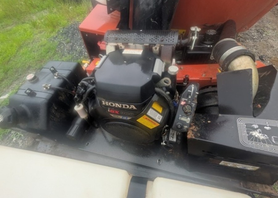 2025 Ditch Witch MV8 Vacuum Excavator - Image 14