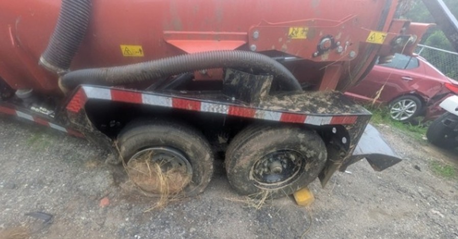 2025 Ditch Witch MV8 Vacuum Excavator - Image 16