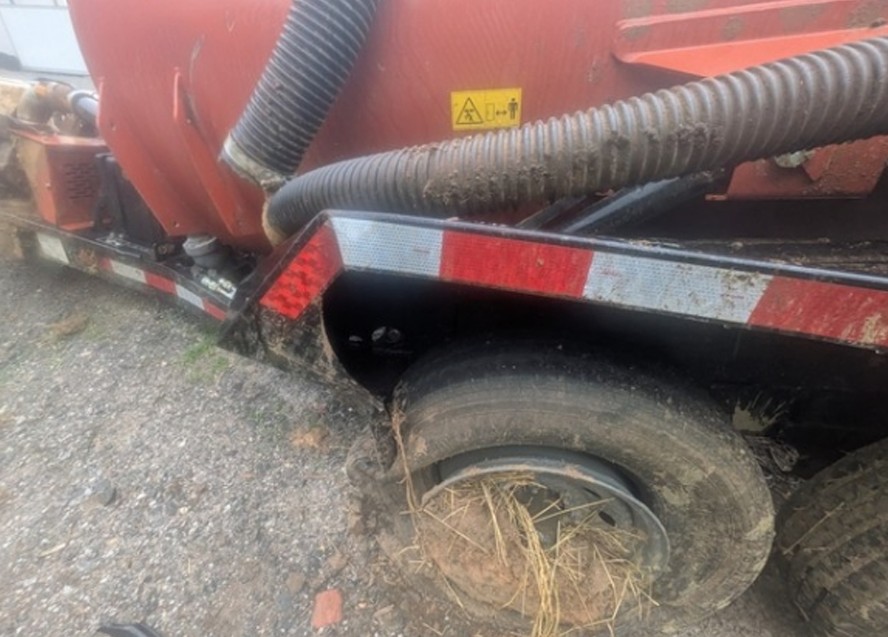 2025 Ditch Witch MV8 Vacuum Excavator - Image 17