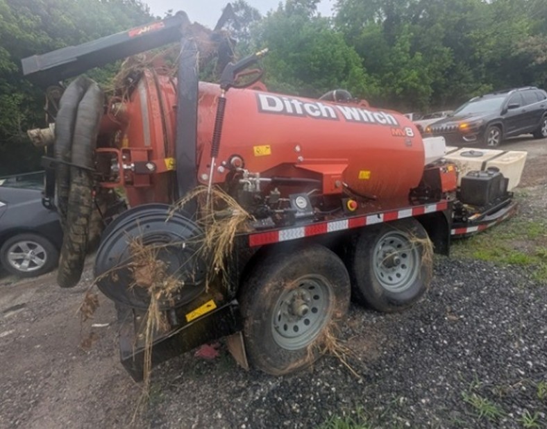 2025 Ditch Witch MV8 Vacuum Excavator - Image 4