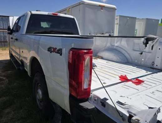 2025 Ford F-250 - Image 3