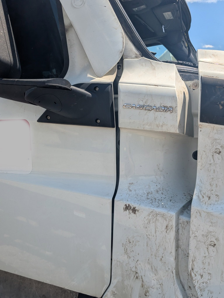 2025 Freightliner Cascadia - Image 14