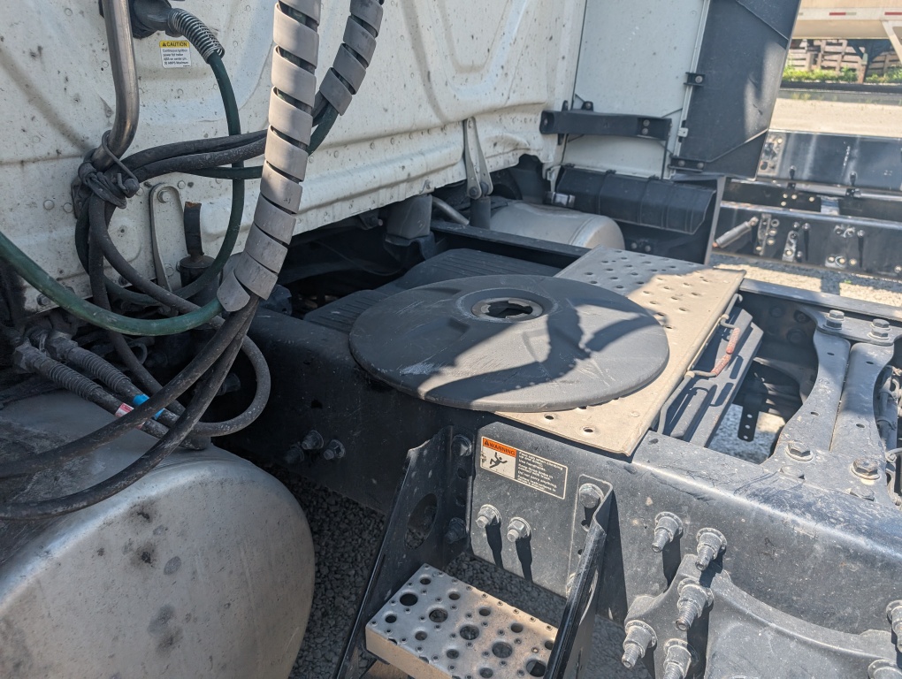 2025 Freightliner Cascadia - Image 27
