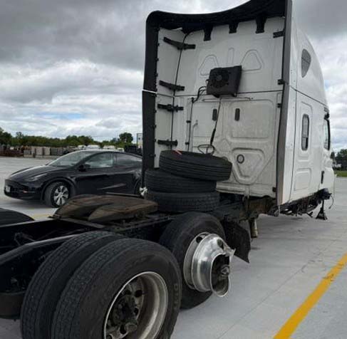 2026 Freightliner Cascadia - Image 3