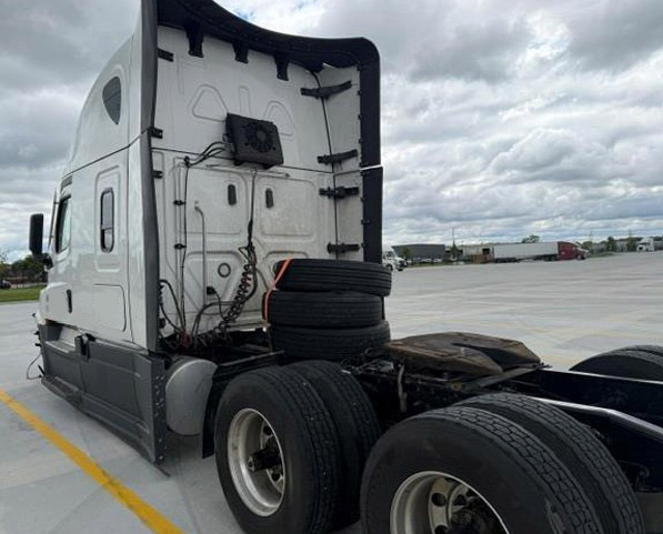 2026 Freightliner Cascadia - Image 4