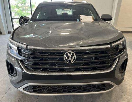2026 Volkswagen Cross Sport SE 4 Motion - Image 2