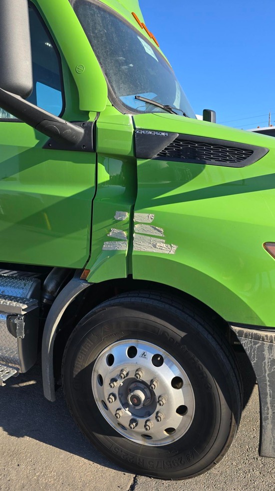 2027 Freightliner Cascadia 116 - Image 4