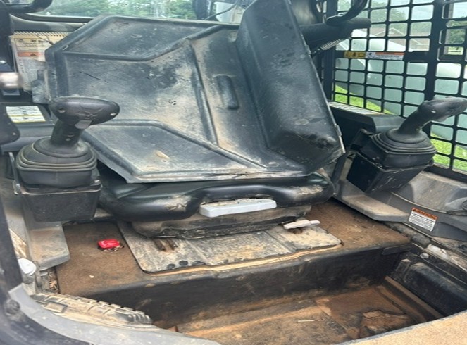2018 Bobcat T650 Skid Steer - Image 8