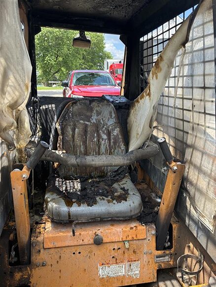 1999 Case 1840 Skid Steer - Image 9