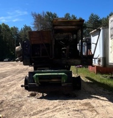 John Deere 6600 Combine - Image 10