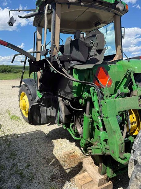 2004 John Deere 8220 Tractor - Image 11