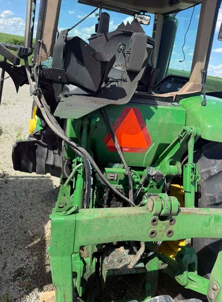 2004 John Deere 8220 Tractor - Image 13