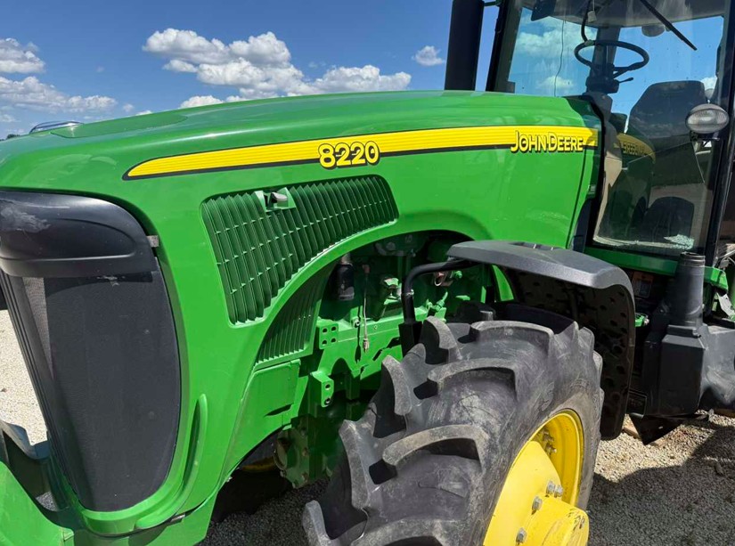 2004 John Deere 8220 Tractor - Image 14
