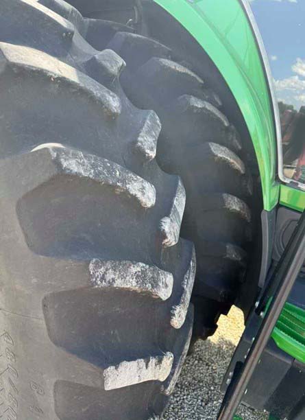 2004 John Deere 8220 Tractor - Image 8