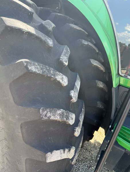 2004 John Deere 8220 Tractor - Image 9
