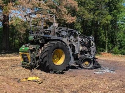 2015 John Deere 8600 Forage Harvester - Image 2
