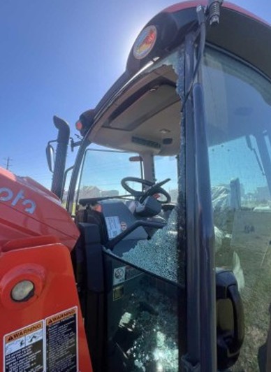 2025 Kubota M5-111 Tractor - Image 4
