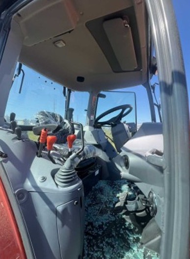 2025 Kubota M5-111 Tractor - Image 7