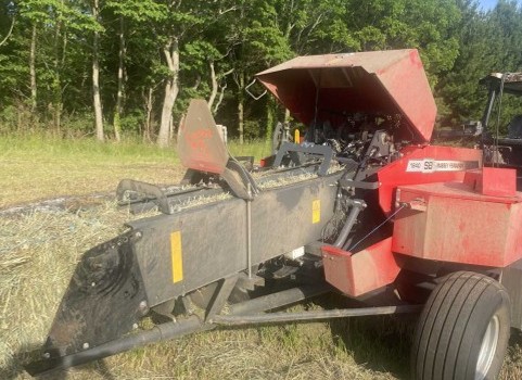 Massey Ferguson 1840SB Baler