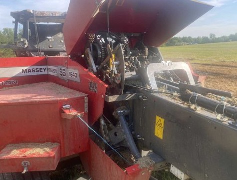 Massey Ferguson 1840SB Baler - Image 2