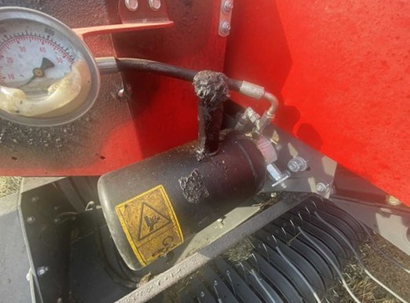 Massey Ferguson 1840SB Baler - Image 23