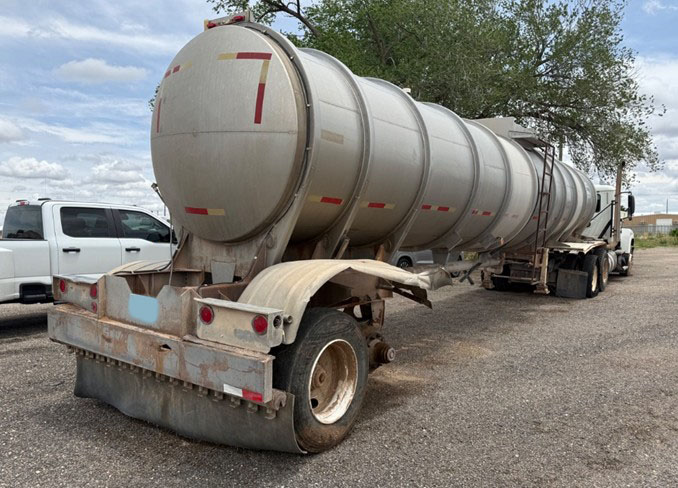 1984 Fruehauf Tanker Trailer - Image 2
