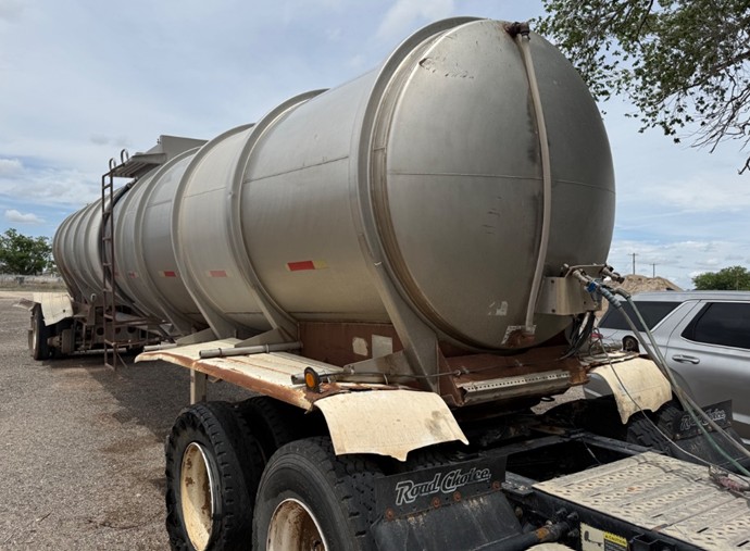 1984 Fruehauf Tanker Trailer - Image 3