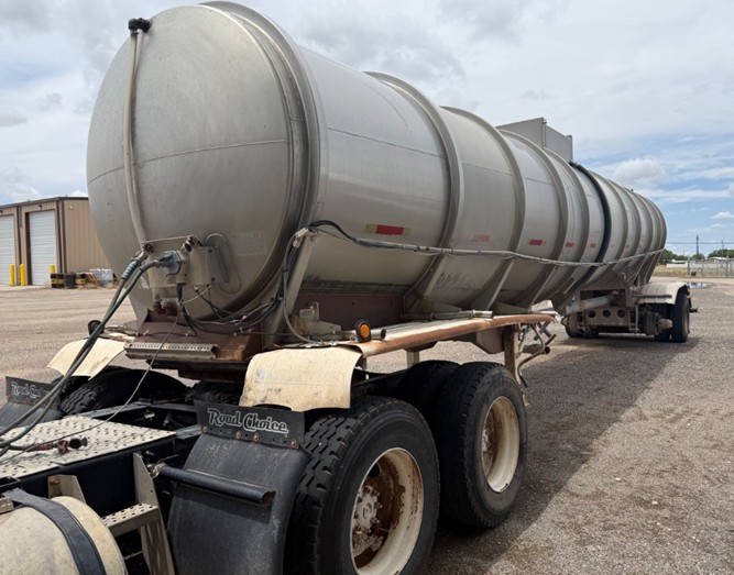 1984 Fruehauf Tanker Trailer - Image 4