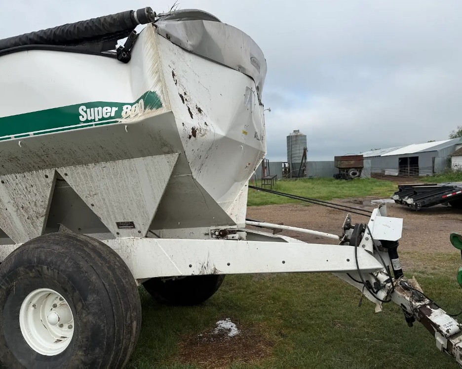 2008 Willmar WLS800 Fertilizer Spreader - Image 6