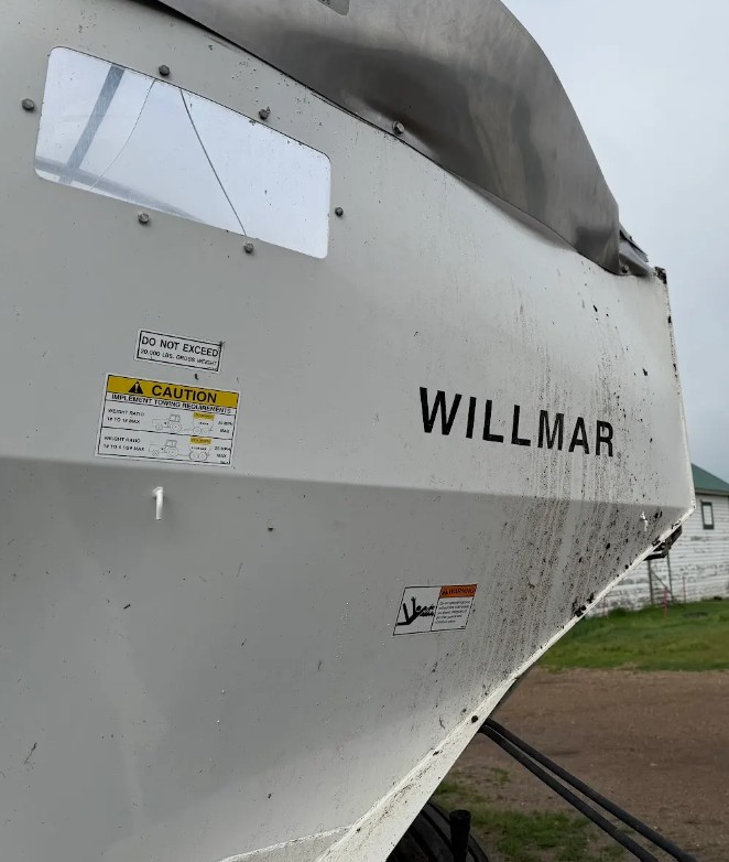 2008 Willmar WLS800 Fertilizer Spreader - Image 9
