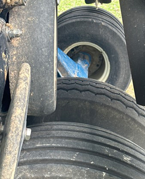 Kinze 3700 Planter - Image 11