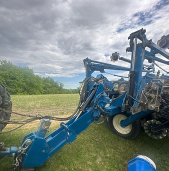 Kinze 3700 Planter - Image 12