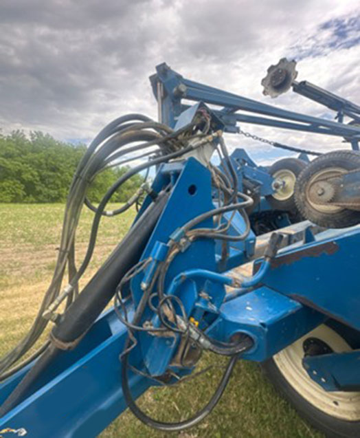 Kinze 3700 Planter - Image 13