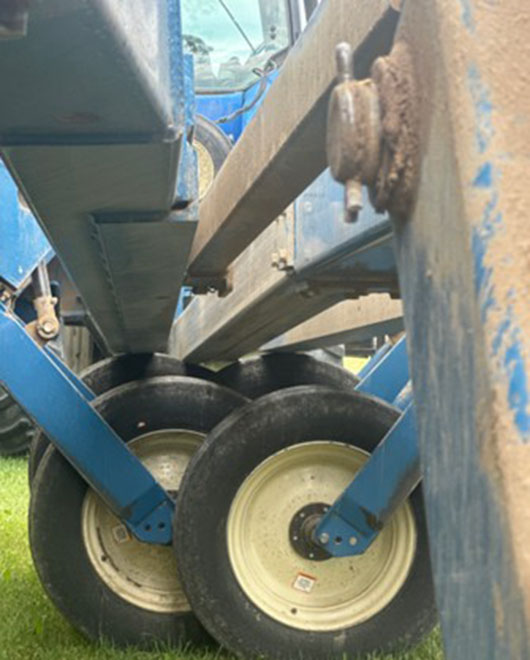 Kinze 3700 Planter - Image 9