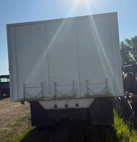 1973 International Fleetstar 2070A Farm Truck - Image 6