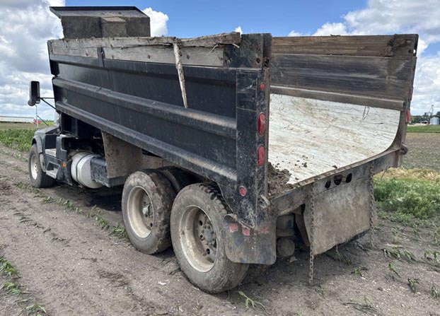 1992 Kenworth T600 Dump Truck - Image 6